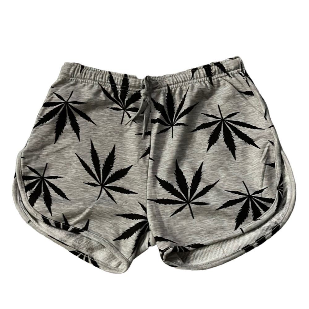 MaryJane shorts size large but fit like a S/M